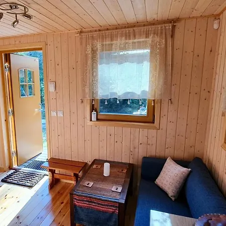 Veela Metsamaja Feriehus Noarootsi